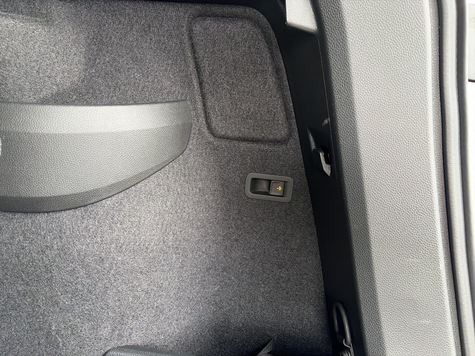 Skoda Karoq 2.0 TOUR STANDHZ. AHK CAM ACC MATRIX NAVI