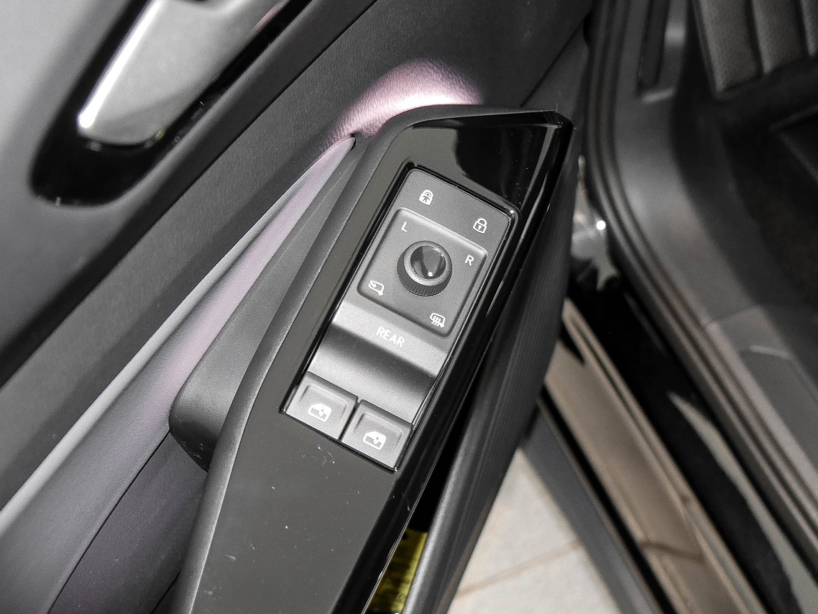 Volkswagen ID.5 PRO GOAL eSITZE AHK CAM eKLAPPE NAVI LM21