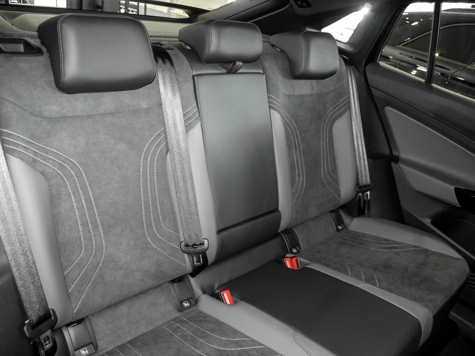 Volkswagen ID.5 PRO GOAL eSITZE AHK CAM eKLAPPE NAVI LM21