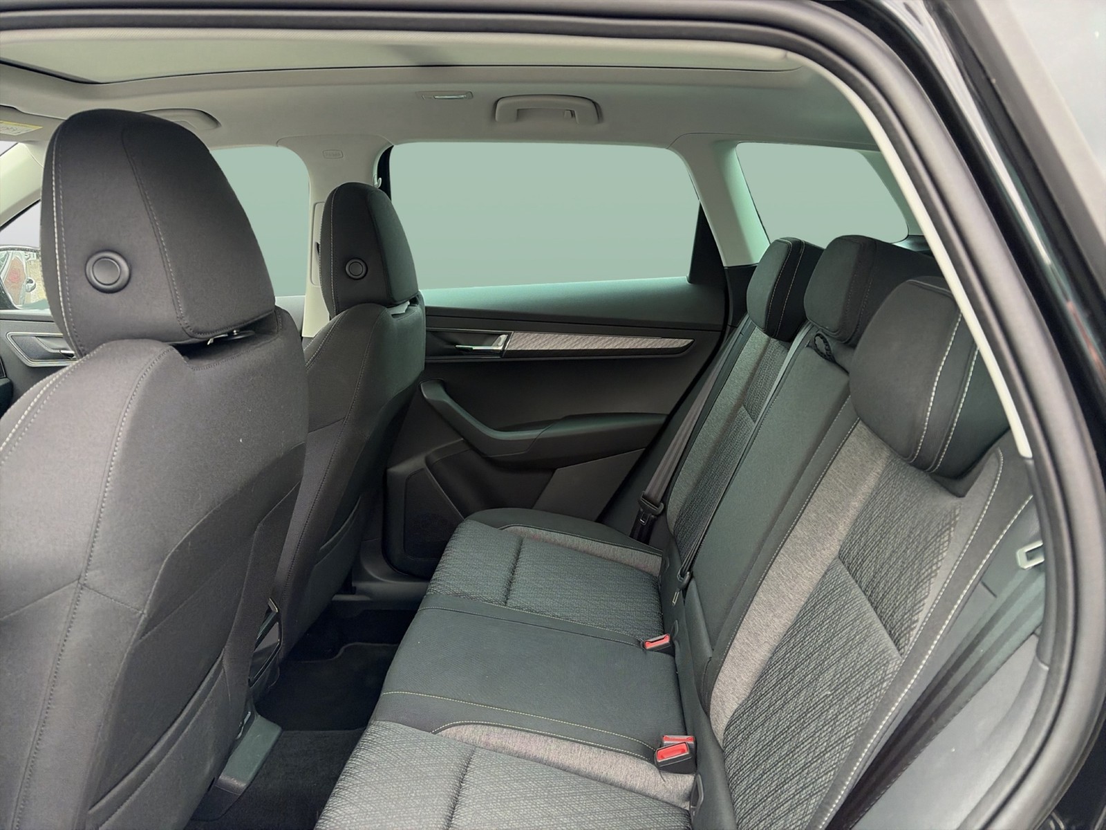 Skoda Karoq 1.5 TOUR PANO AHK 360°CAM ACC MATRIX NAVI