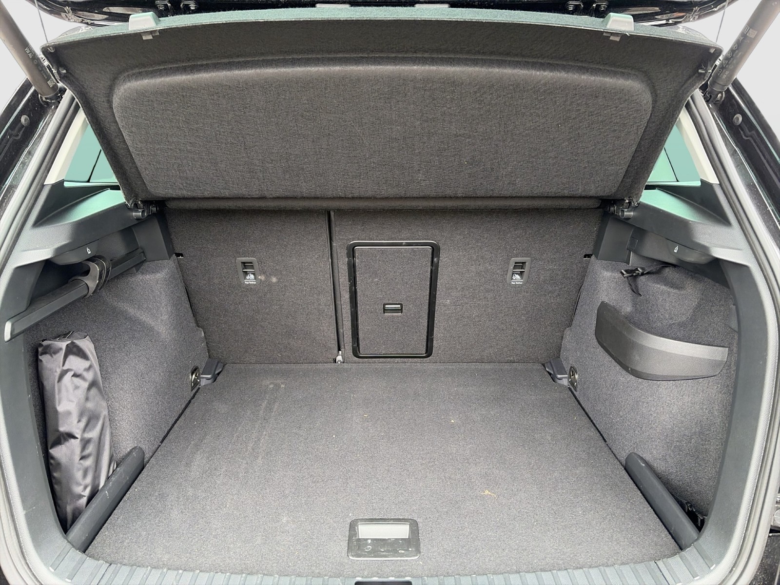 Skoda Karoq 1.5 TOUR PANO AHK 360°CAM ACC MATRIX NAVI