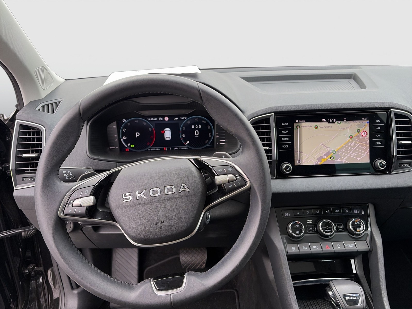 Skoda Karoq 1.5 TOUR PANO AHK 360°CAM ACC MATRIX NAVI
