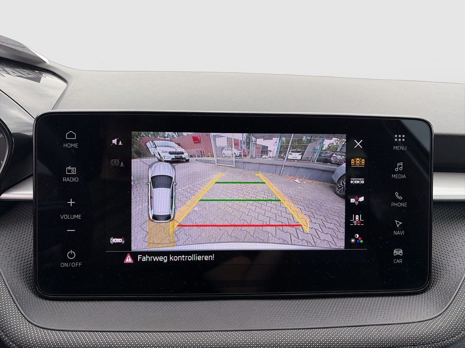 Skoda Fabia 1.5 TOUR CAM ACC NAVI ALU CARPLAY SITZHEIZ