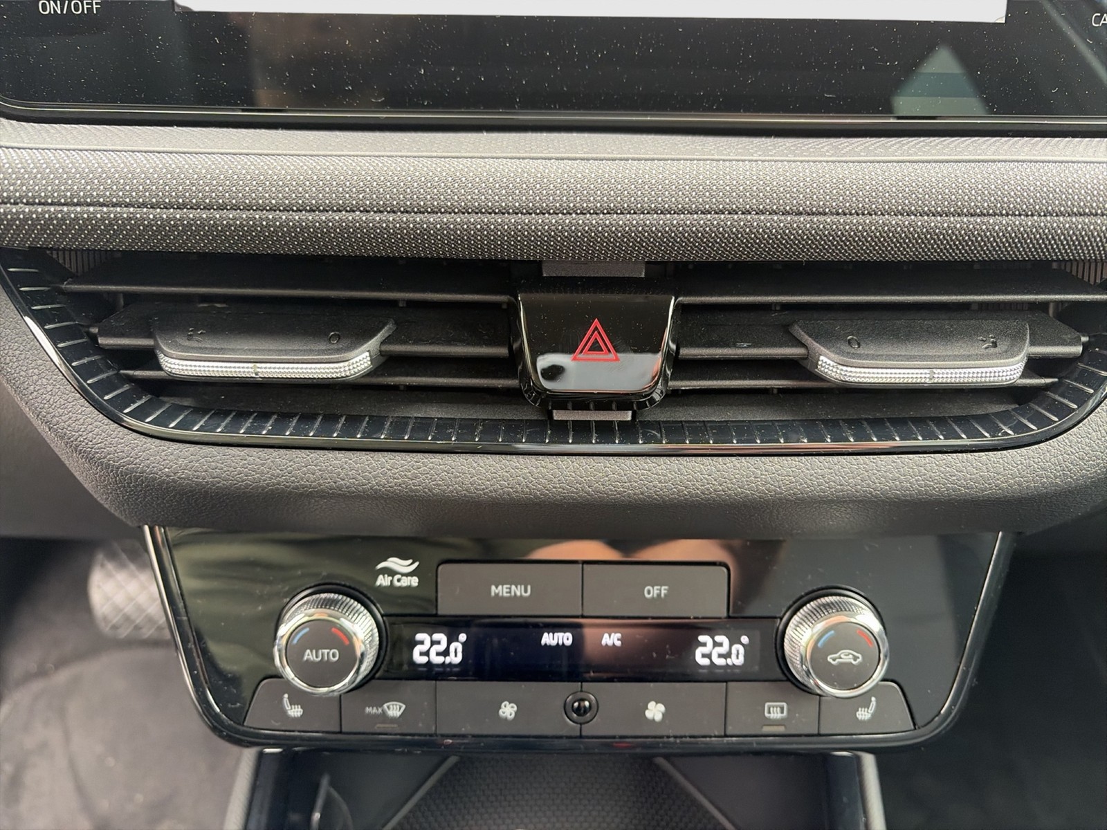 Skoda Fabia 1.5 TOUR CAM ACC NAVI ALU CARPLAY SITZHEIZ