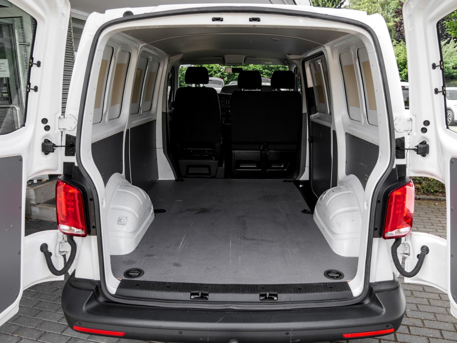 Volkswagen T6.1 Transporter 2.0 Kasten AHK CARPLAY KLIMA