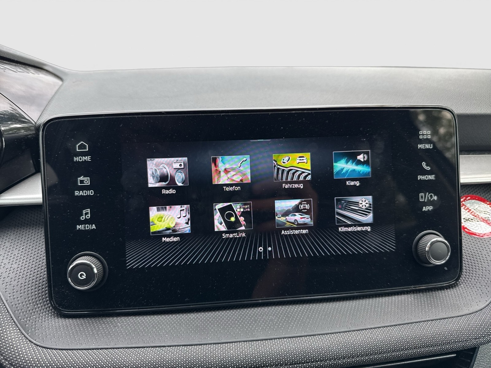 Skoda Fabia 1.0 TOUR CAM CARPLAY AHK-VORBEREITUNG ALU