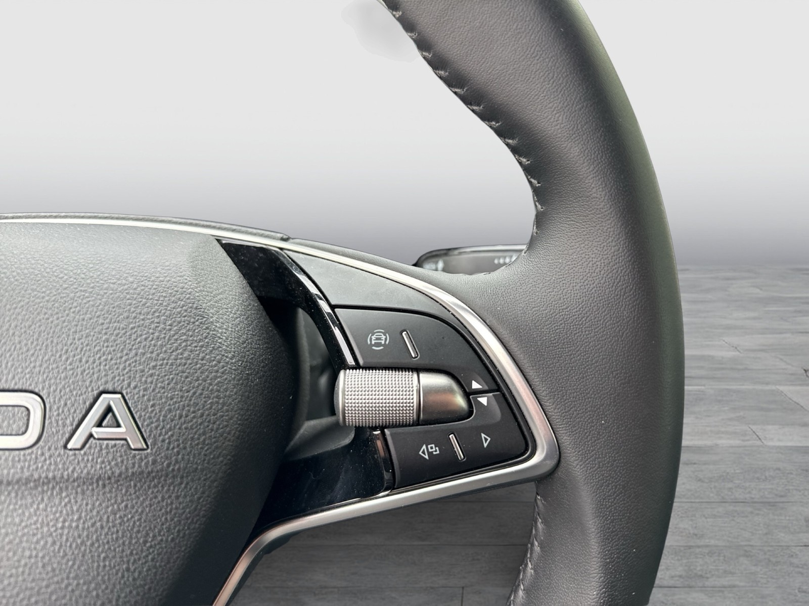 Skoda Fabia 1.0 TOUR CAM CARPLAY AHK-VORBEREITUNG ALU