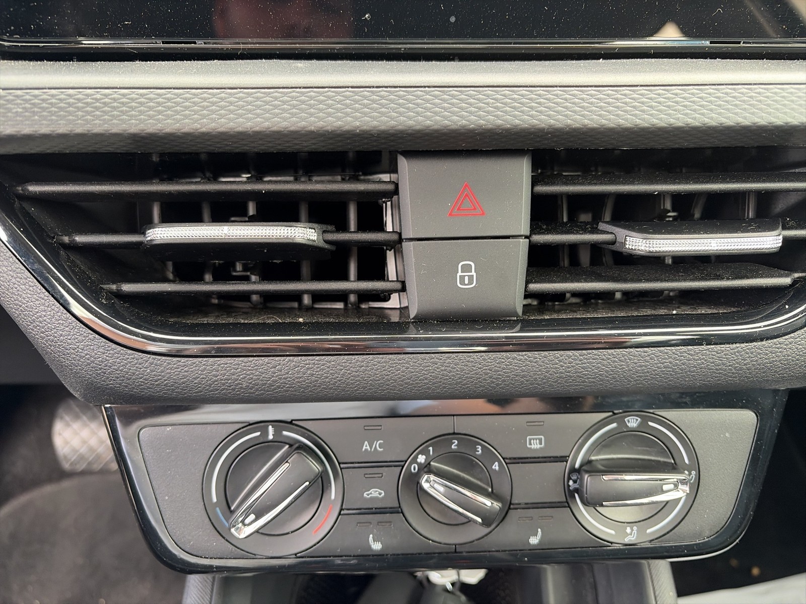 Skoda Scala 1.0 CARPLAY AHK-VORBEREITUNG SITZHEIZUNG