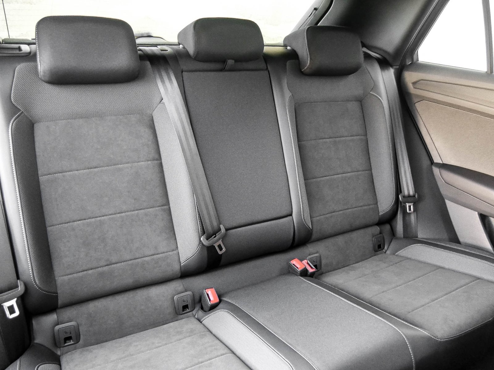 Volkswagen T-Roc 2.0 R-LINE AHK CAM ACC LM17 NAVI SITZHEIZ.