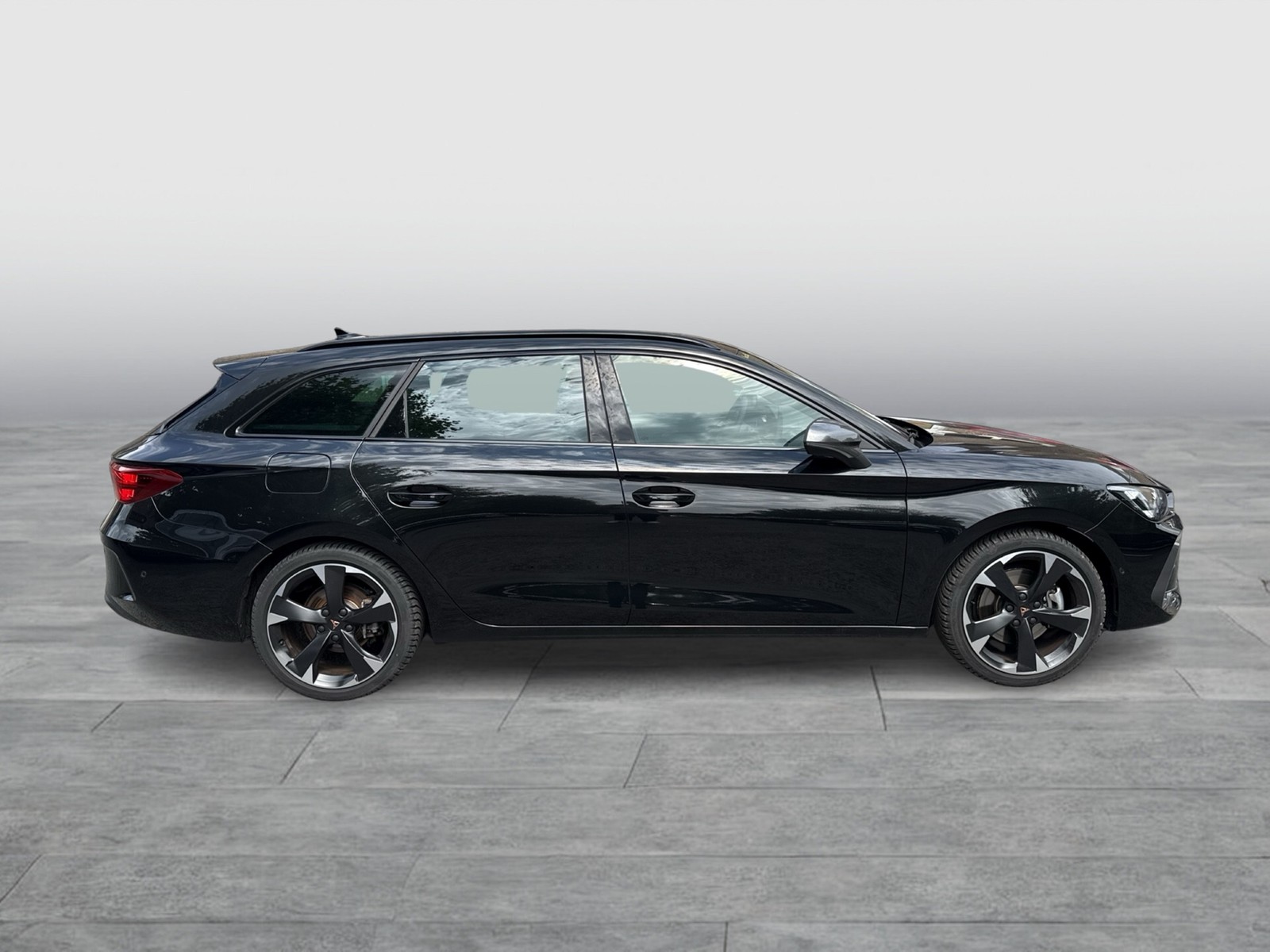 Cupra Leon ST 1.5 HYBRID AHK CAM ACC LM18 EKLAPPE NAVI