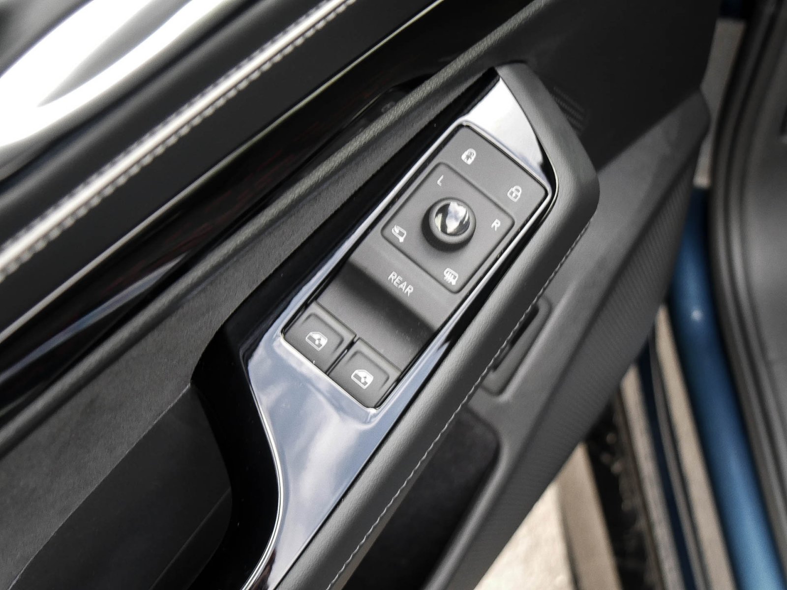 Volkswagen ID.7 Tourer PRO WÄRMEPUMPE 360°CAM ACC LM19 NAVI