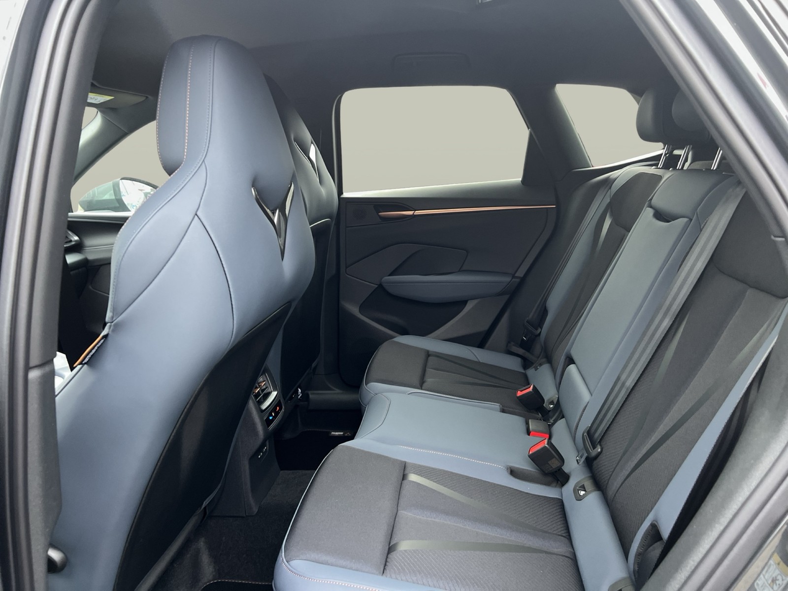 Cupra Terramar 1.5 eTSI CAM ACC LM19 E-KLAPPE CARPLAY