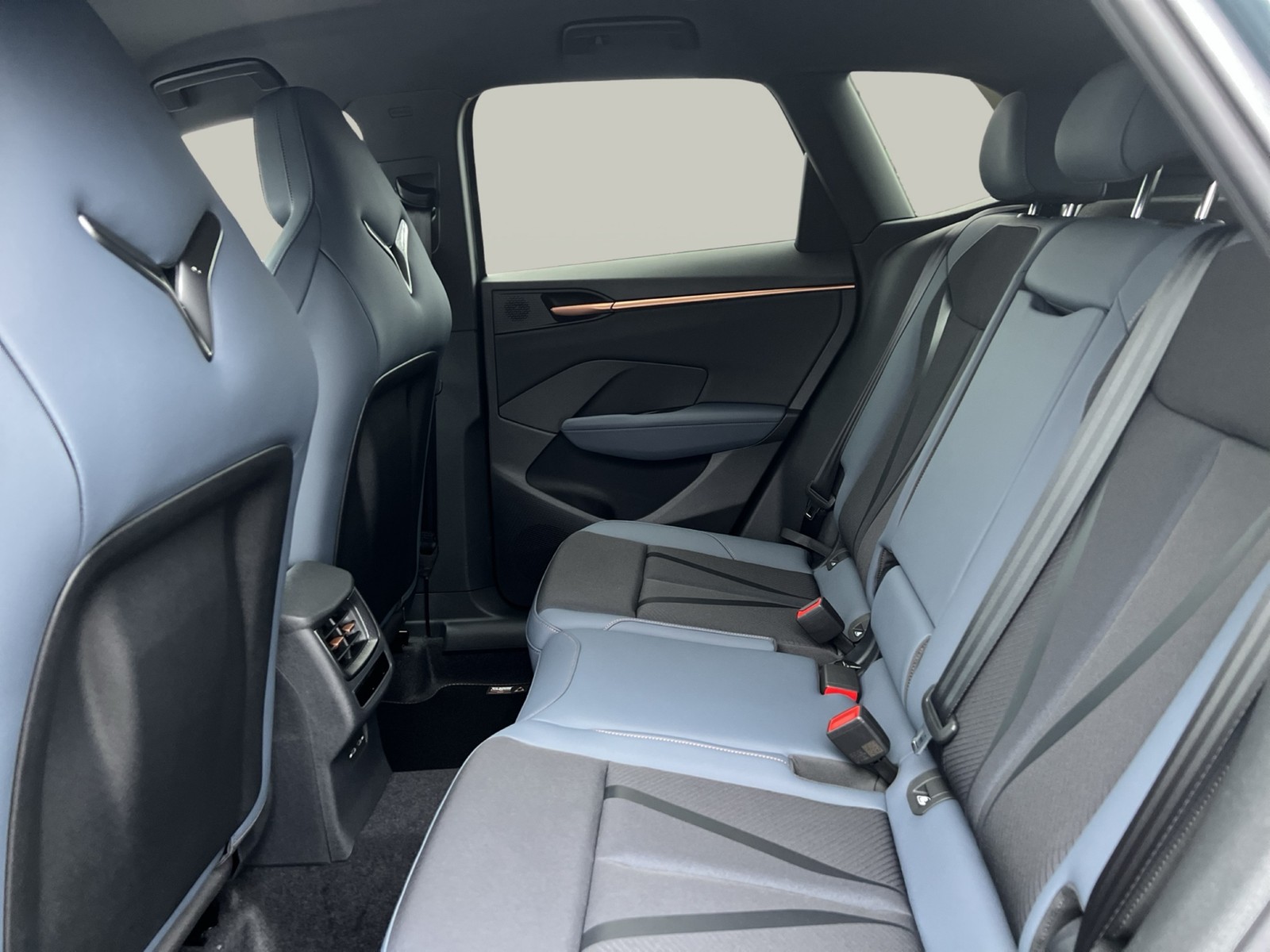 Cupra Terramar 1.5 eTSI CAM ACC LM19 E-KLAPPE CARPLAY