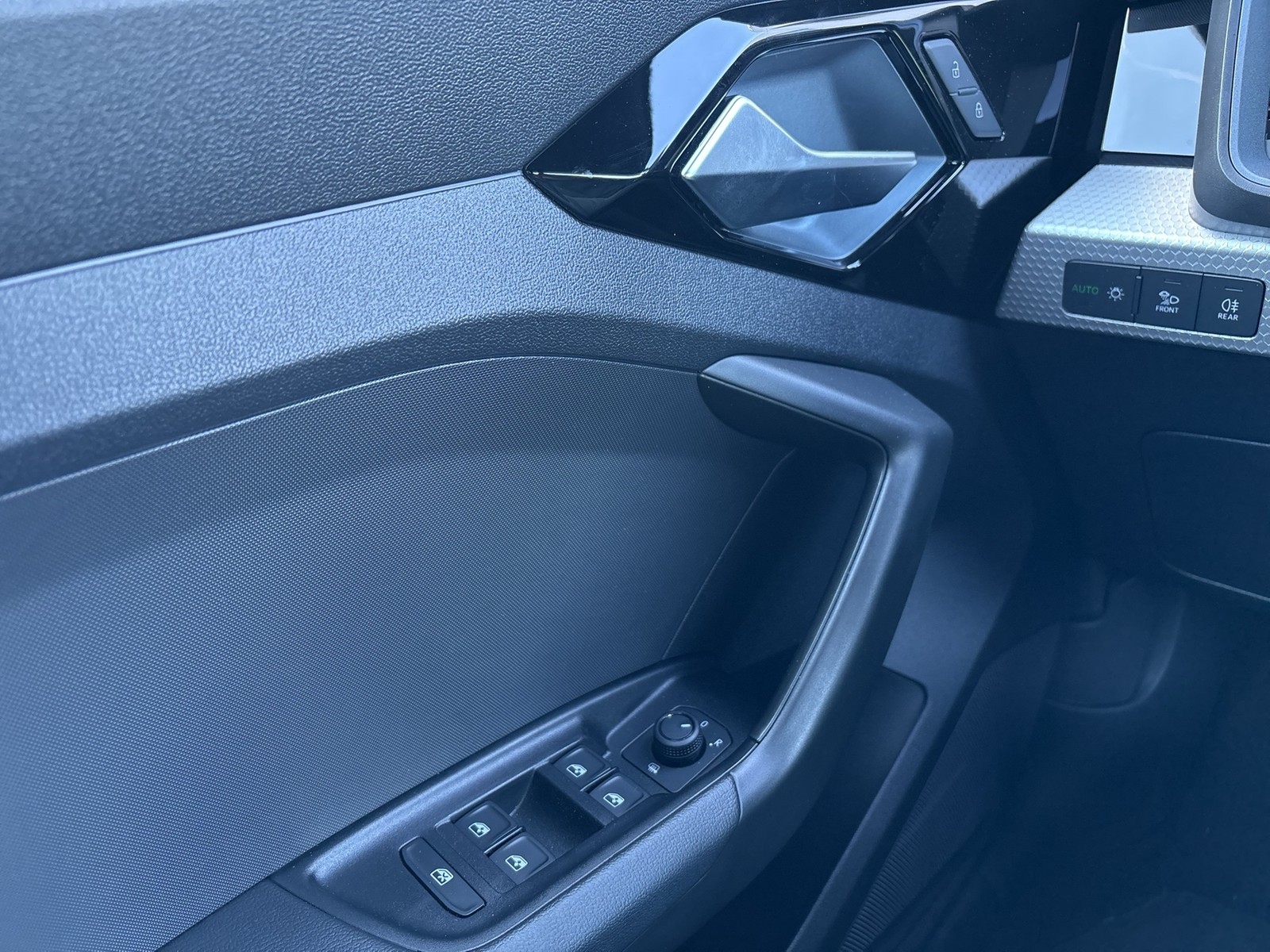 Audi A1 Sportback 30 S LINE ACC NAVI+ LM17 LED SITZHZ