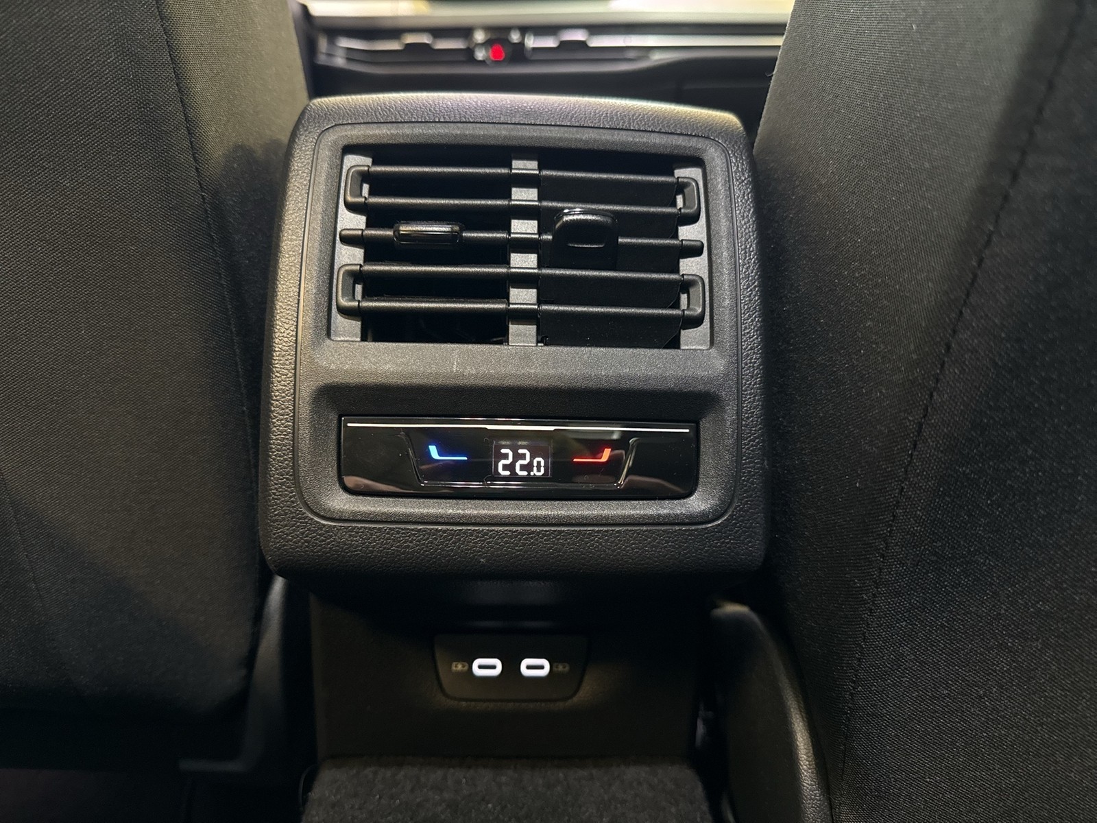 Volkswagen Golf VIII 2.0 LIFE FACELIFT CAM ACC CARPLAY LED+