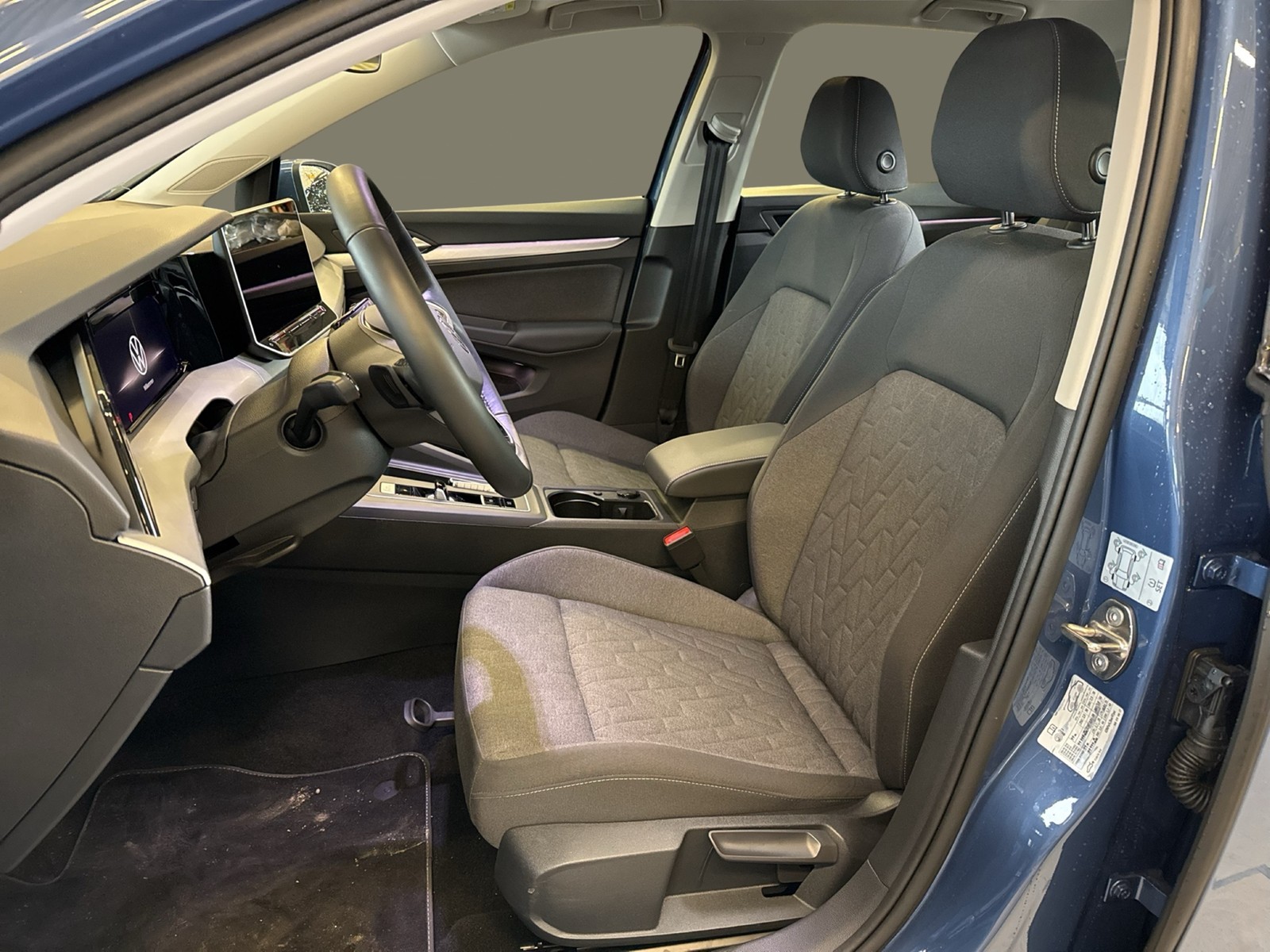 Volkswagen Golf VIII 2.0 LIFE FACELIFT CAM ACC CARPLAY LED+