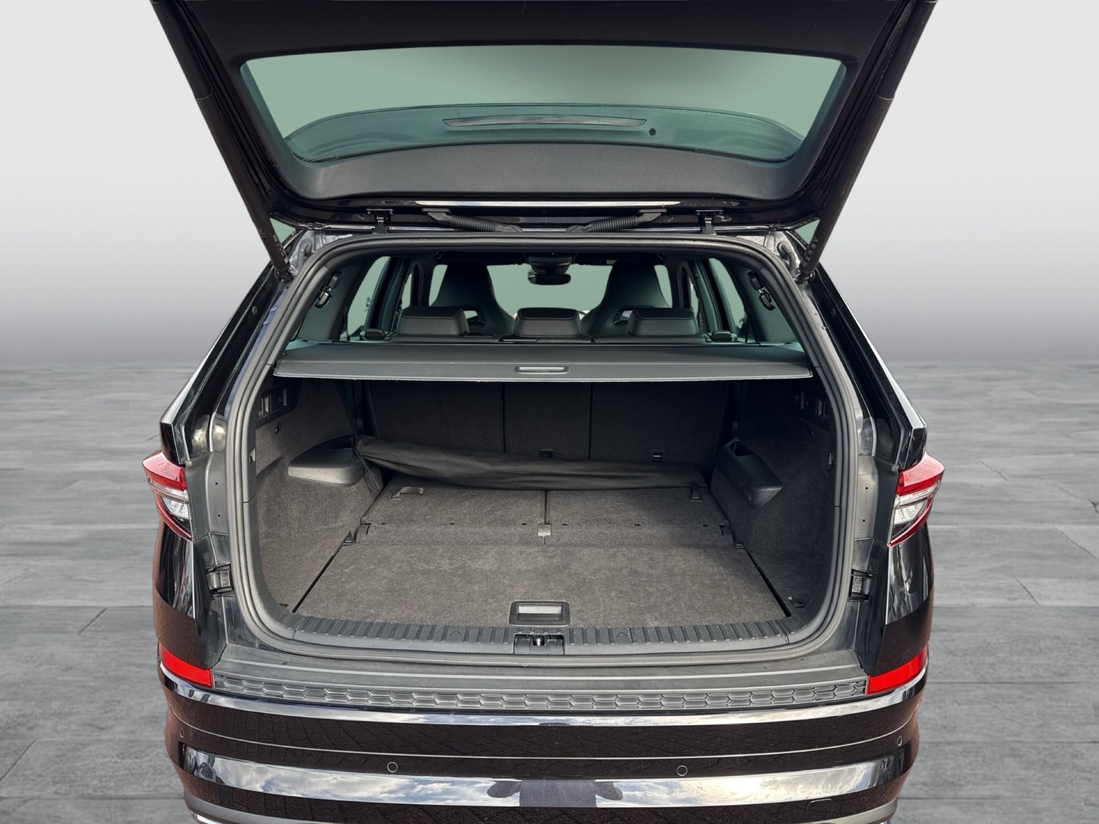 Skoda Kodiaq 2.0 SPORTLINE 4X4 7SITZE AHK CAM ACC LM19