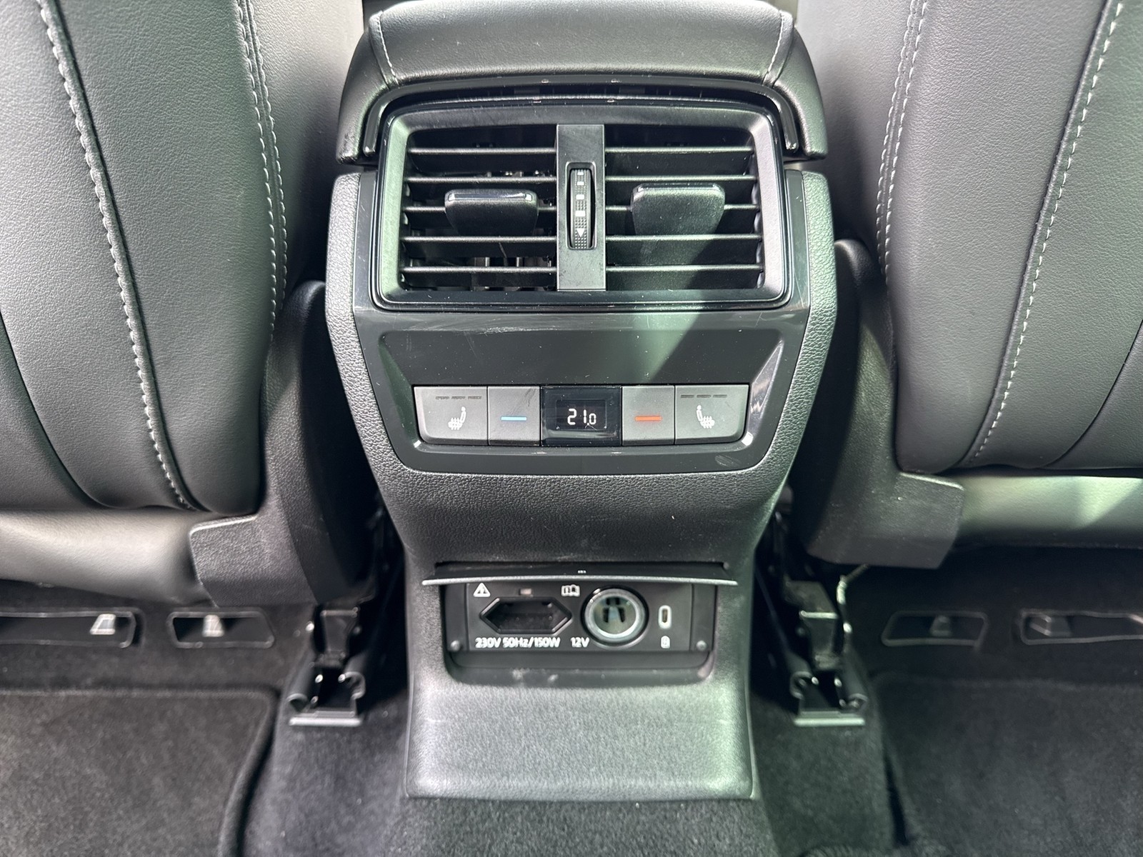 Skoda Kodiaq 2.0 SPORTLINE 4X4 7SITZE AHK CAM ACC LM19