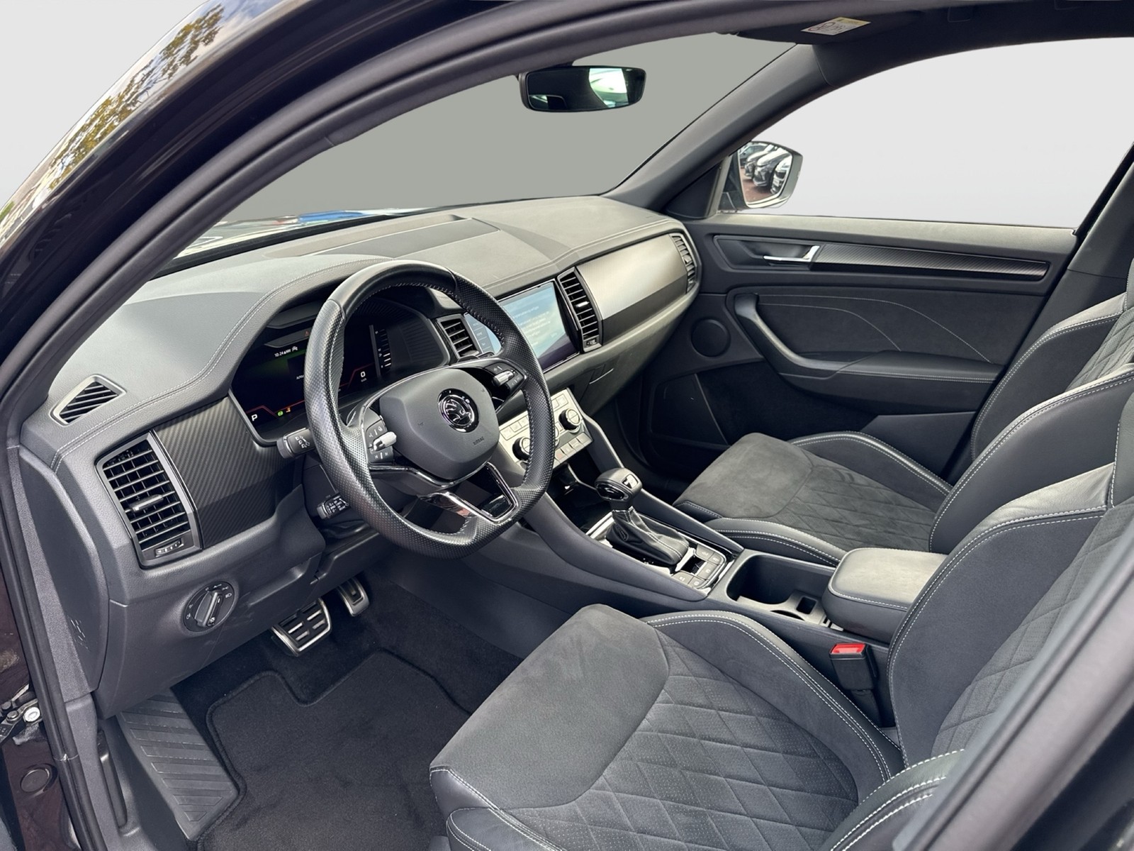 Skoda Kodiaq 2.0 SPORTLINE 4X4 7SITZE AHK CAM ACC LM19