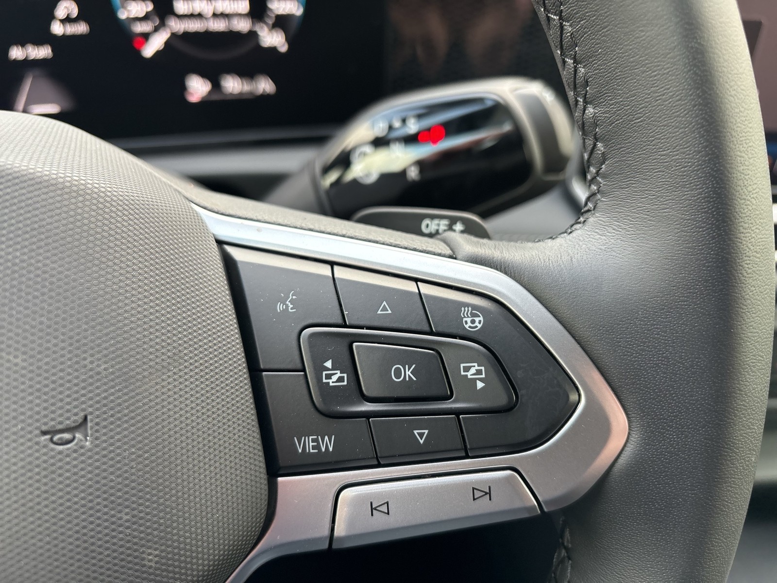 Volkswagen Tiguan 1.5 HYBRID LIFE CAM ACC LM18 CARPLAY