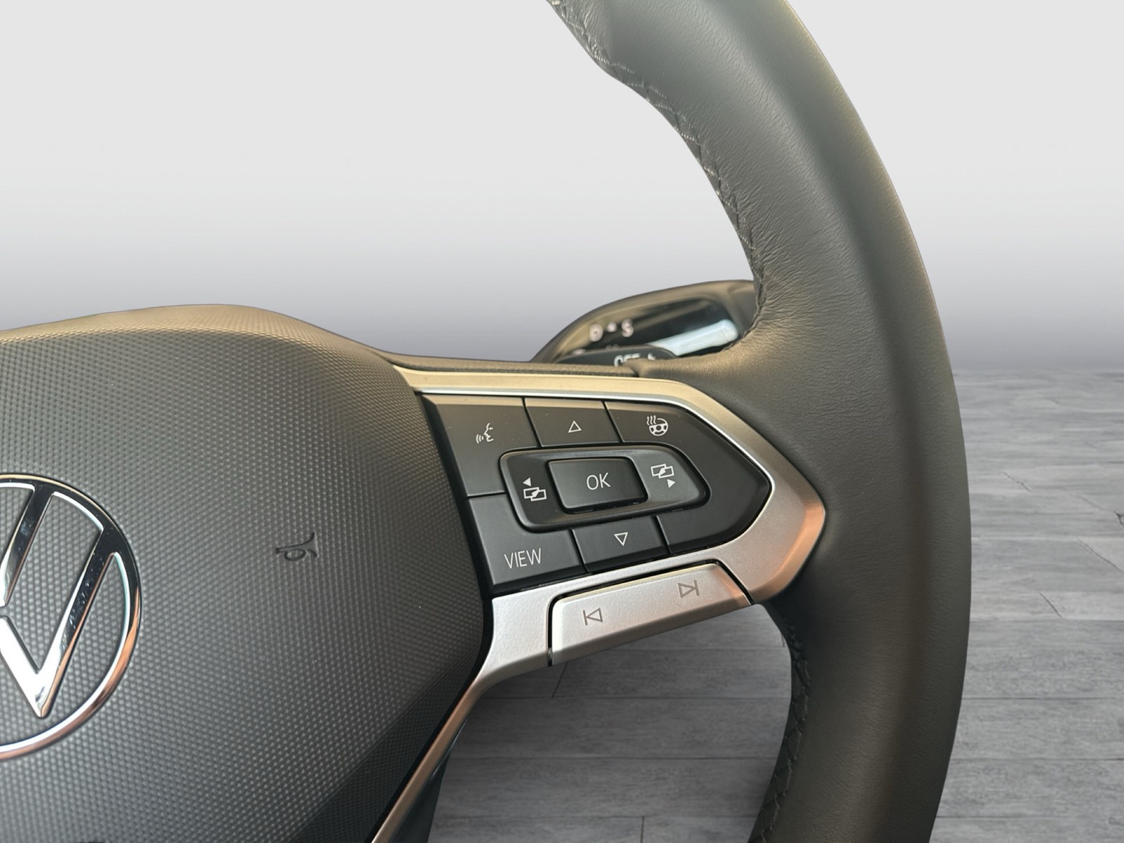 Volkswagen Tiguan 1.5 HYBRID LIFE CAM ACC LM18 CARPLAY