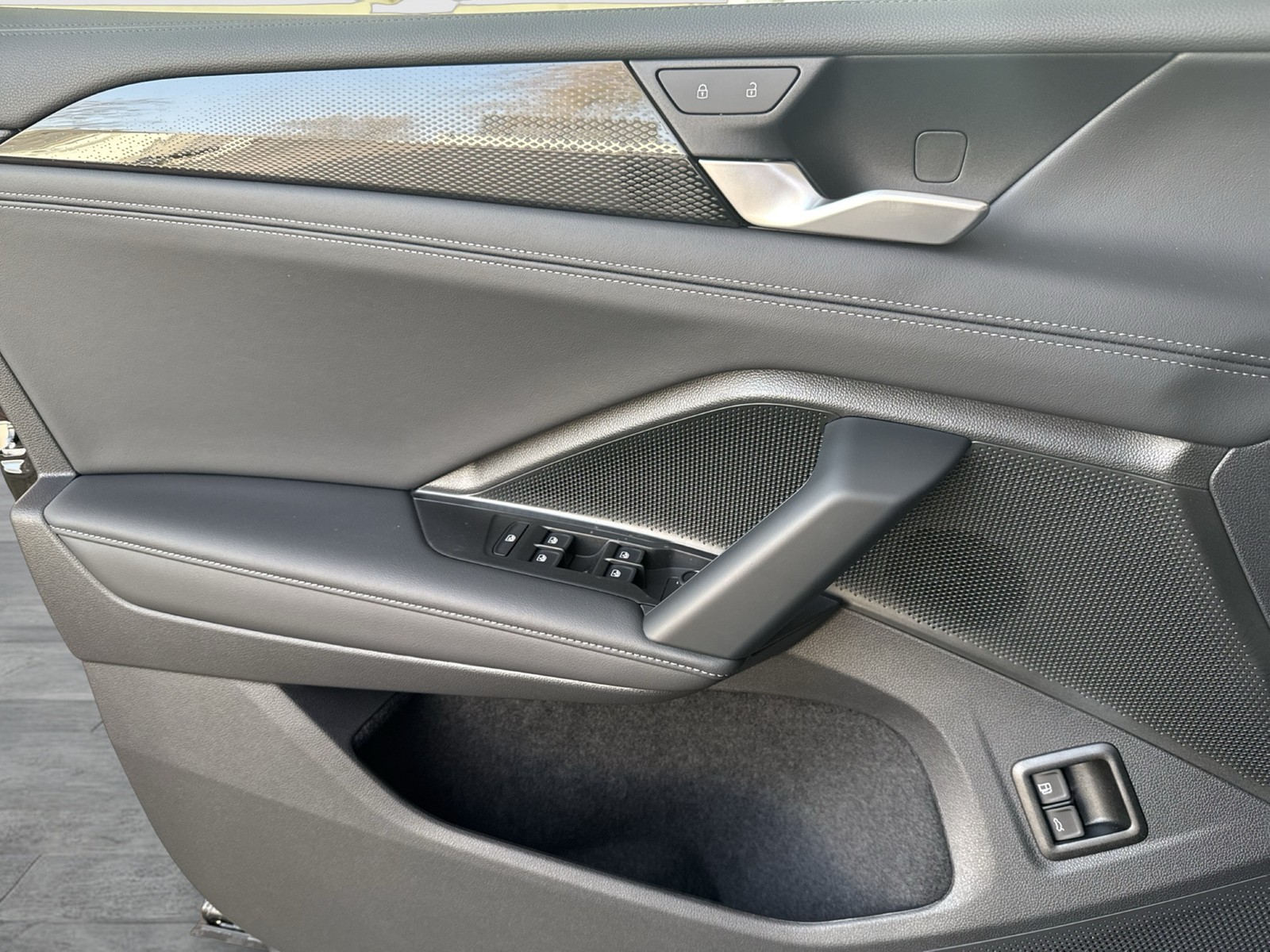 Volkswagen Tiguan 1.5 HYBRID LIFE CAM ACC LM18 CARPLAY