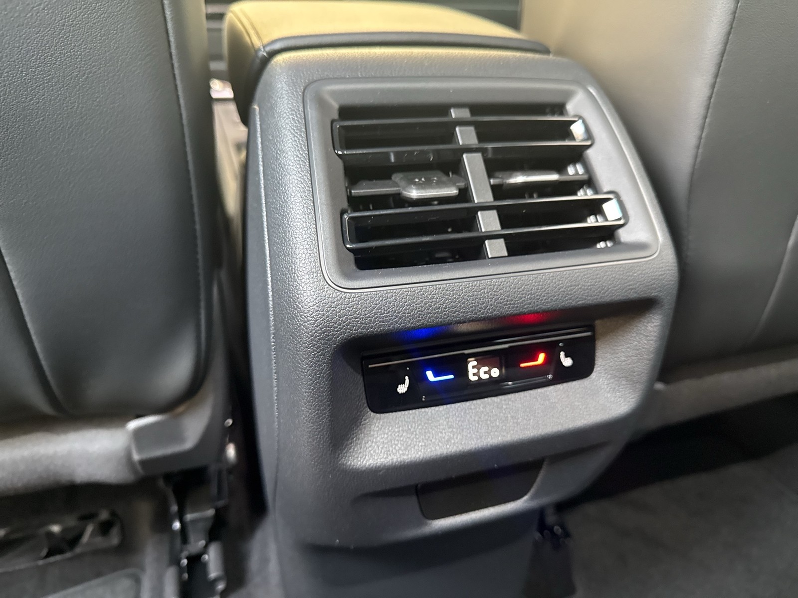 Volkswagen Tiguan 1.5 HYBRID LIFE CAM ACC LM18 CARPLAY