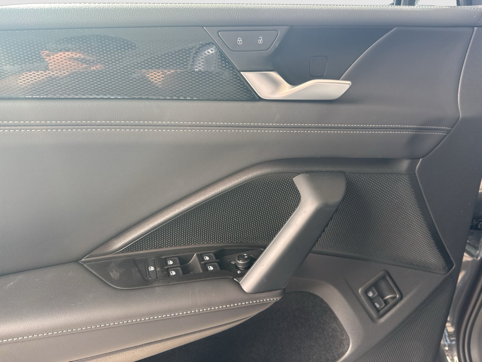 Volkswagen Tiguan 1.5 HYBRID LIFE CAM ACC LM18 CARPLAY