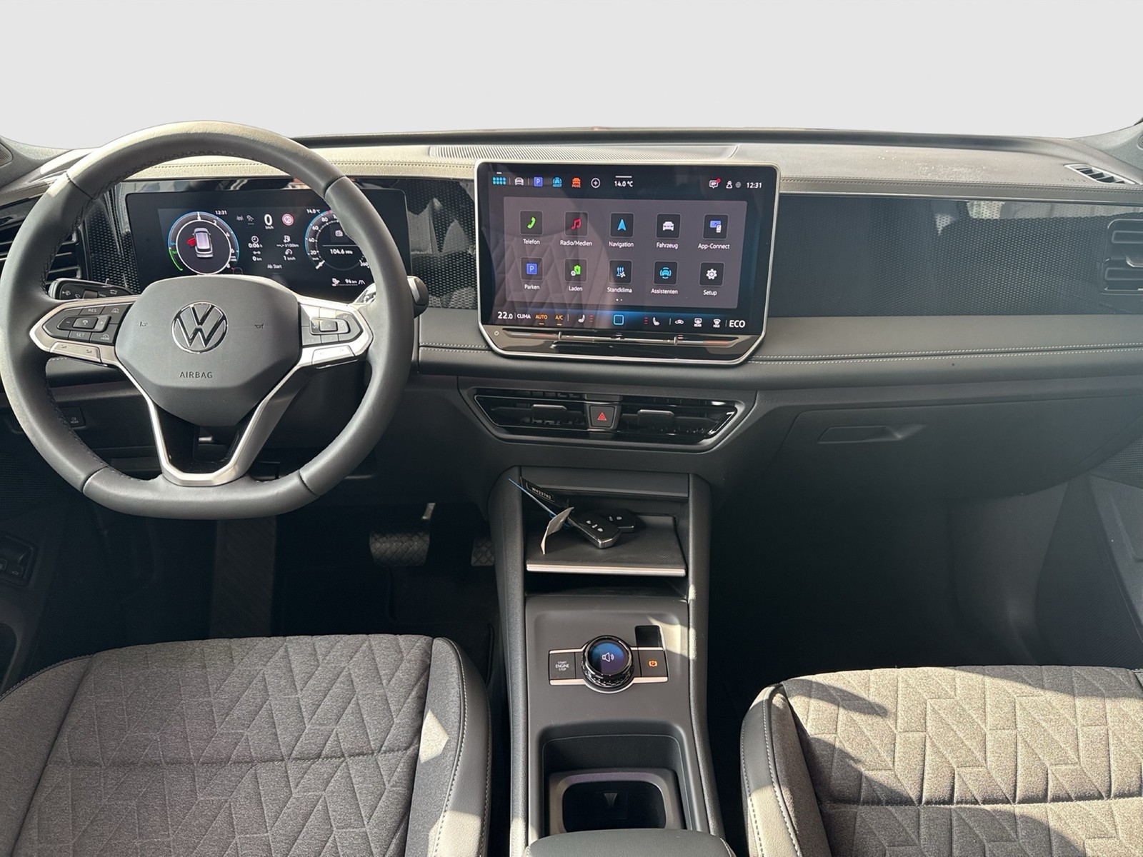 Volkswagen Tiguan 1.5 HYBRID LIFE CAM ACC LM18 CARPLAY