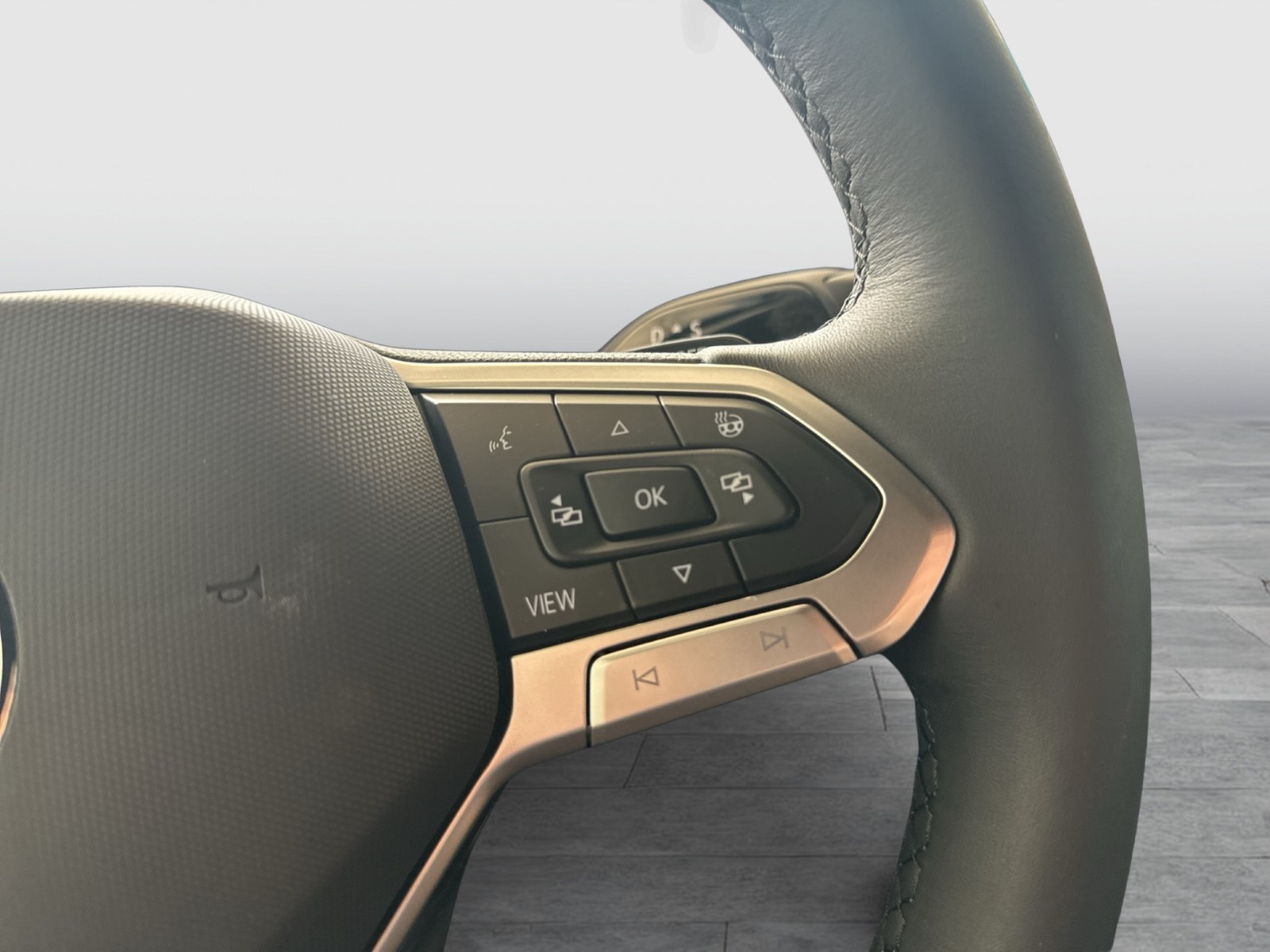 Volkswagen Tiguan 1.5 HYBRID LIFE CAM ACC LM18 CARPLAY