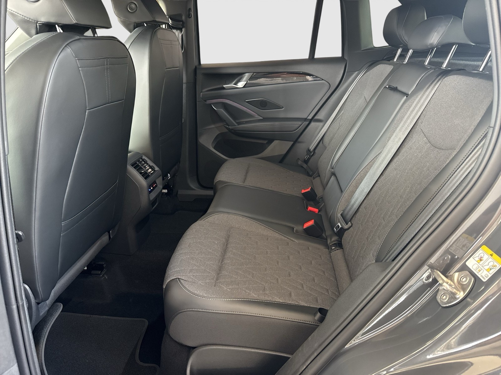 Volkswagen Tiguan 1.5 HYBRID LIFE CAM ACC LM18 CARPLAY