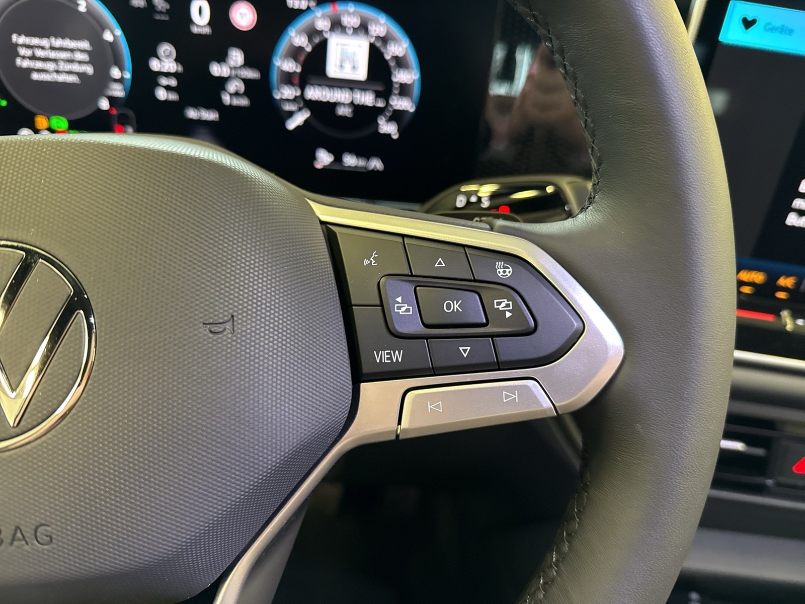 Volkswagen Tiguan 1.5 HYBRID LIFE CAM ACC LM18 CARPLAY