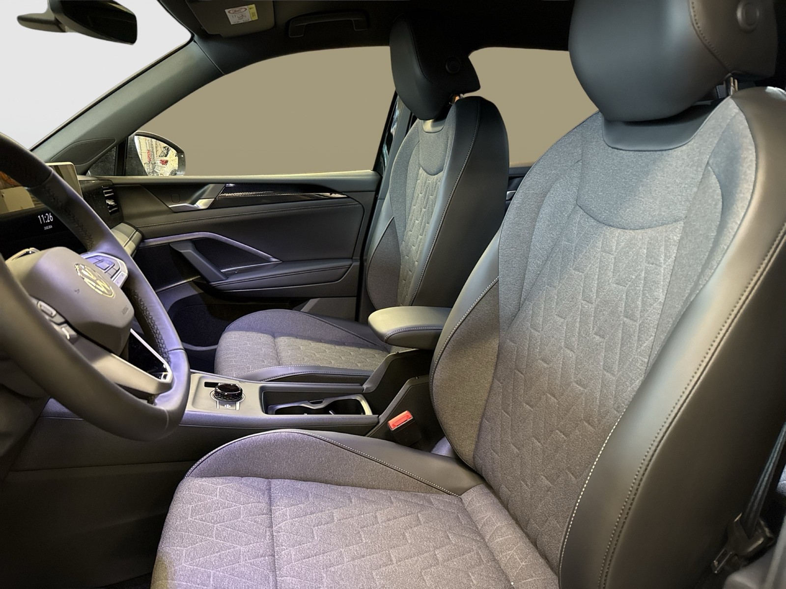 Volkswagen Tiguan 1.5 HYBRID LIFE CAM ACC LM18 CARPLAY