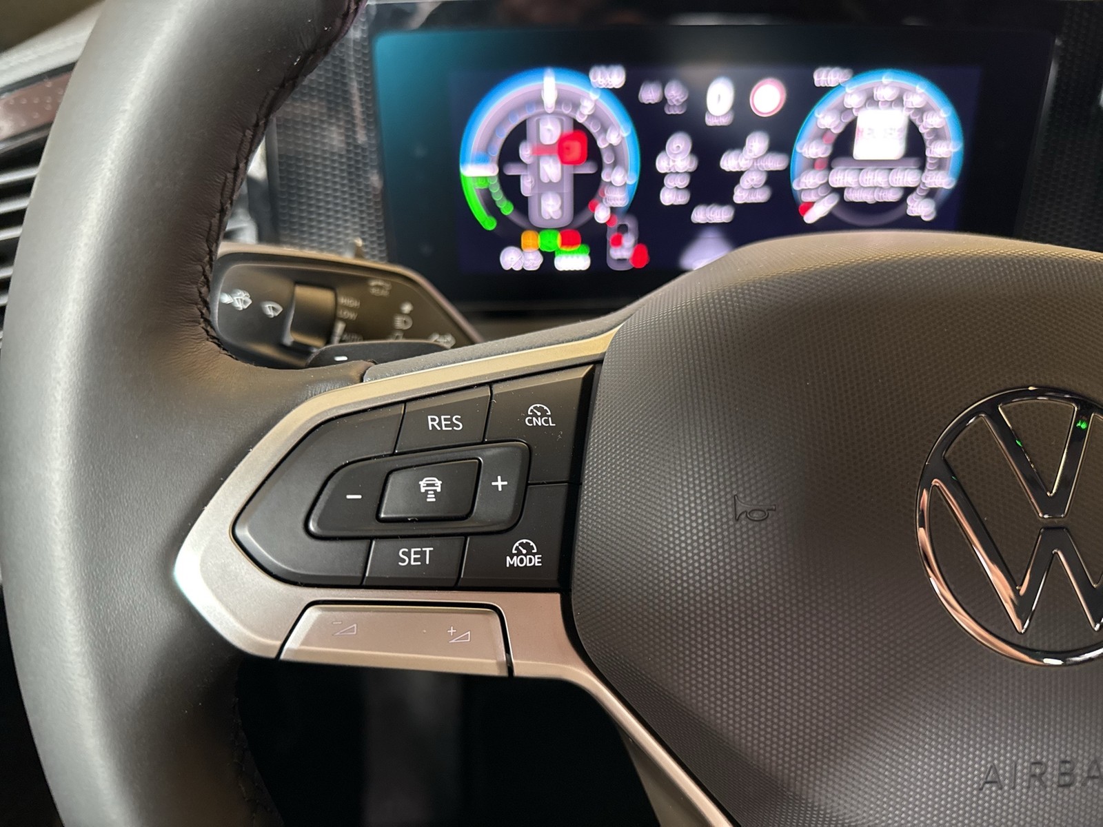 Volkswagen Tiguan 1.5 HYBRID LIFE CAM ACC LM18 CARPLAY