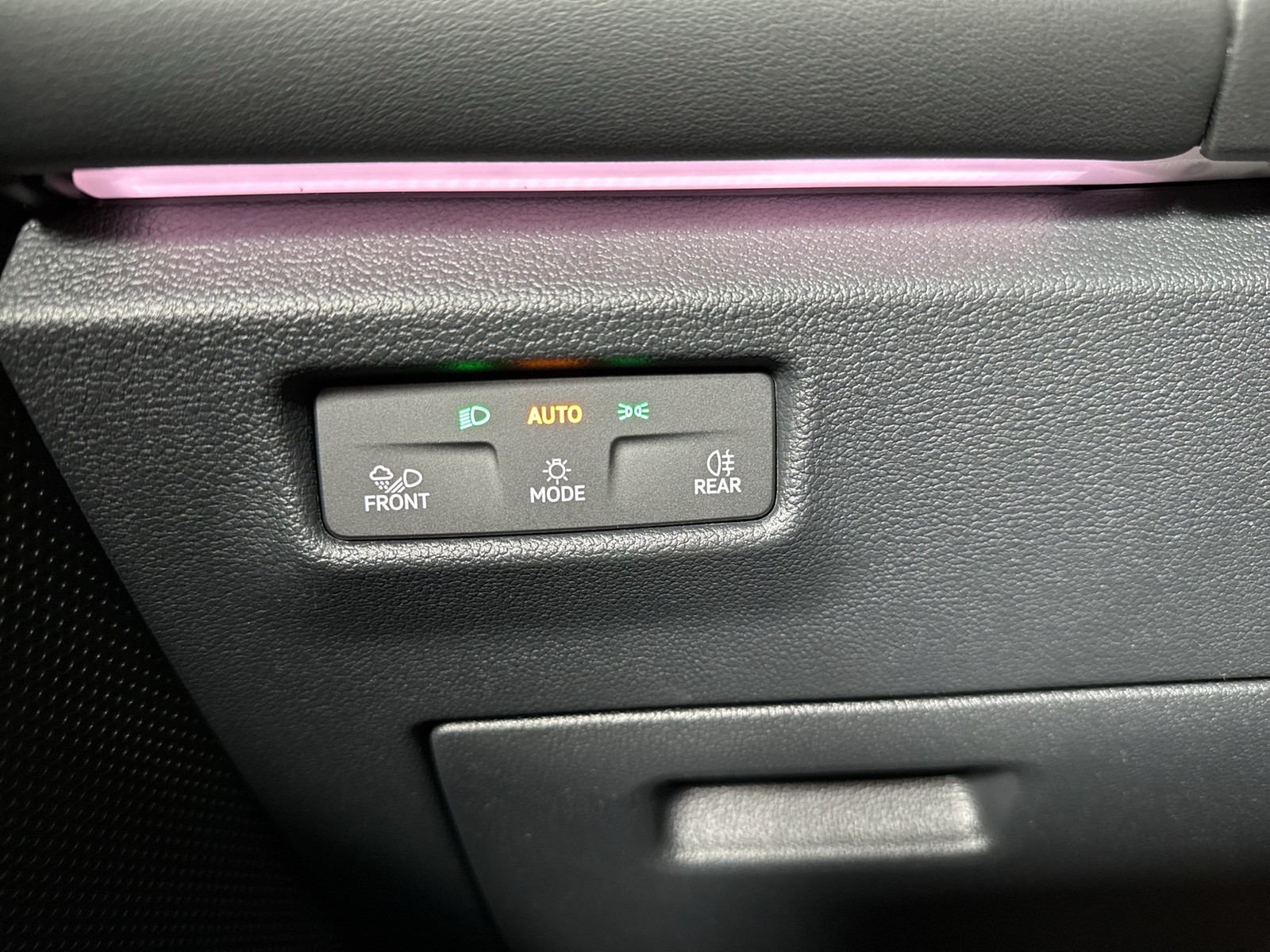 Volkswagen Tiguan 1.5 HYBRID LIFE CAM ACC LM18 CARPLAY