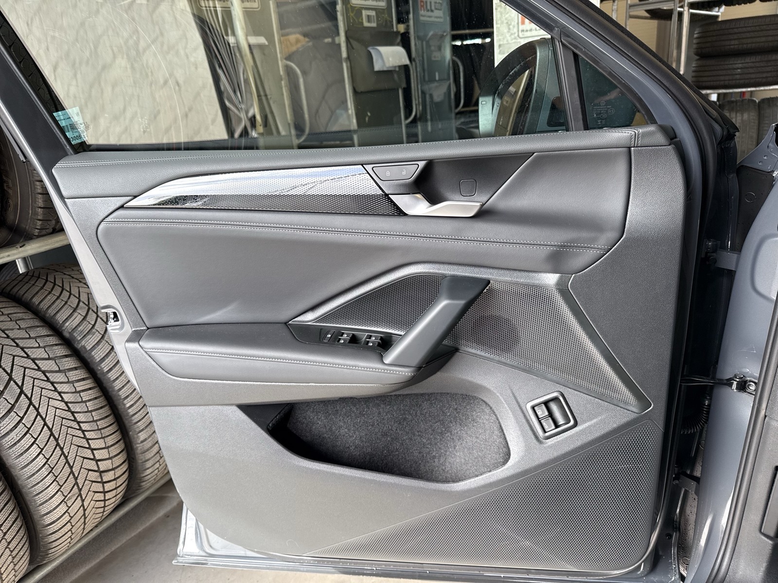 Volkswagen Tiguan 1.5 HYBRID LIFE CAM ACC LM18 CARPLAY