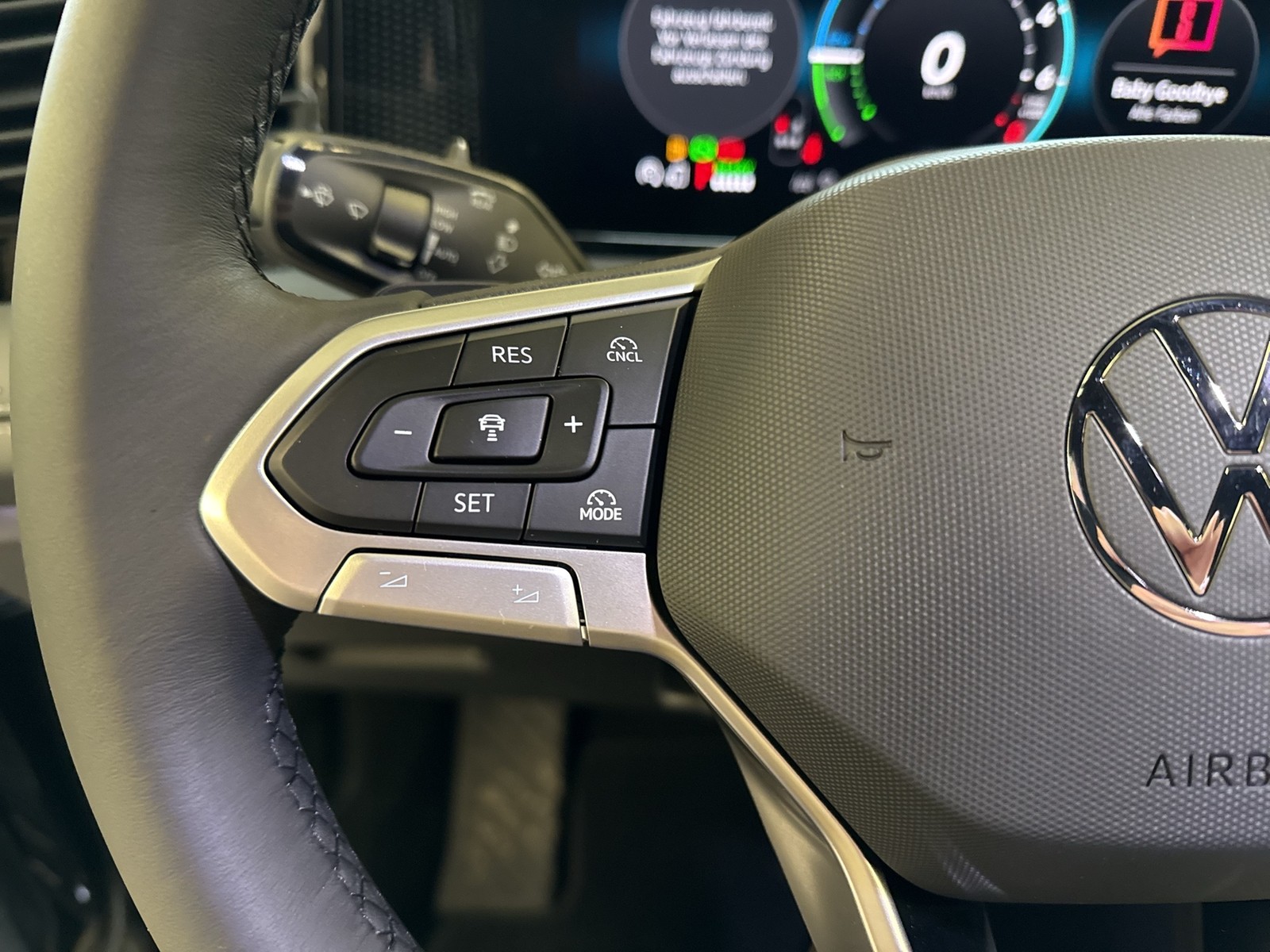 Volkswagen Tiguan 1.5 HYBRID LIFE CAM ACC LM18 CARPLAY