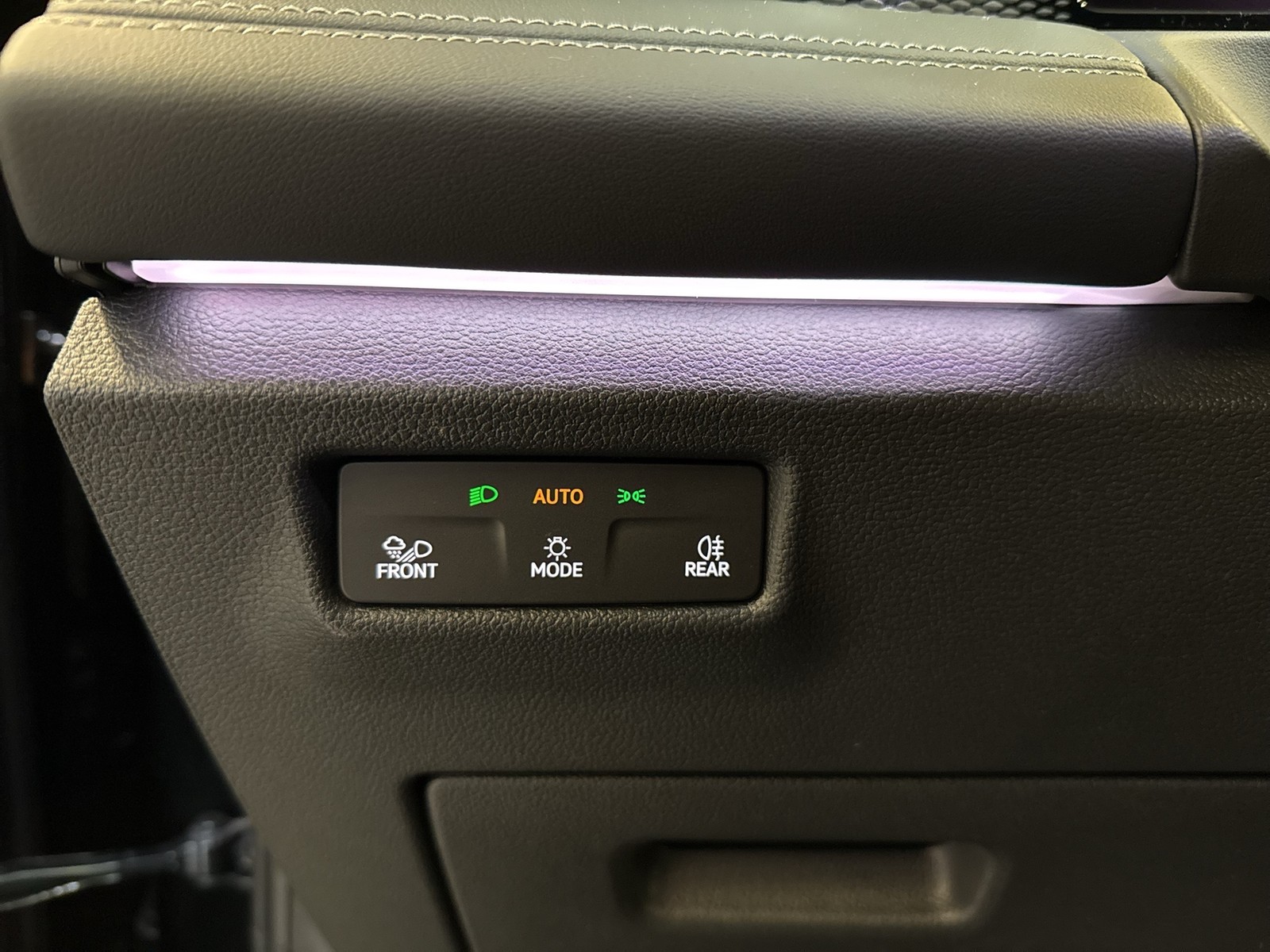 Volkswagen Tiguan 1.5 HYBRID LIFE CAM ACC LM18 CARPLAY