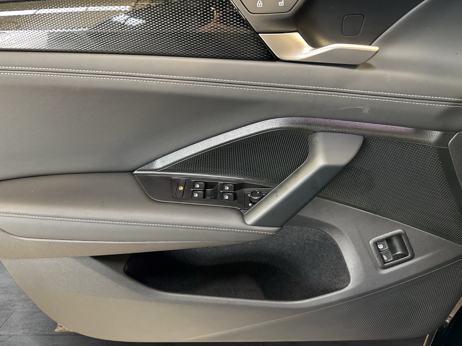 Volkswagen Tiguan 1.5 HYBRID LIFE CAM ACC LM18 CARPLAY