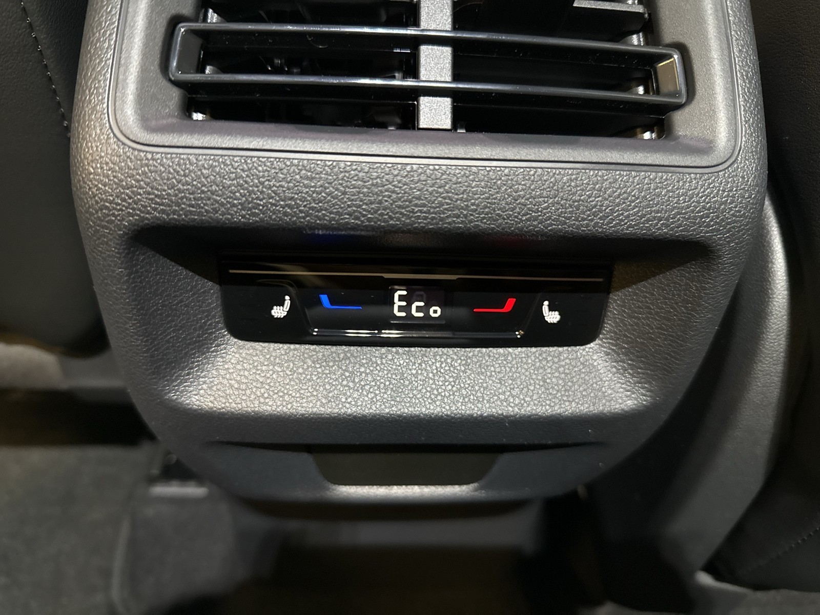 Volkswagen Tiguan 1.5 HYBRID LIFE CAM ACC LM18 CARPLAY