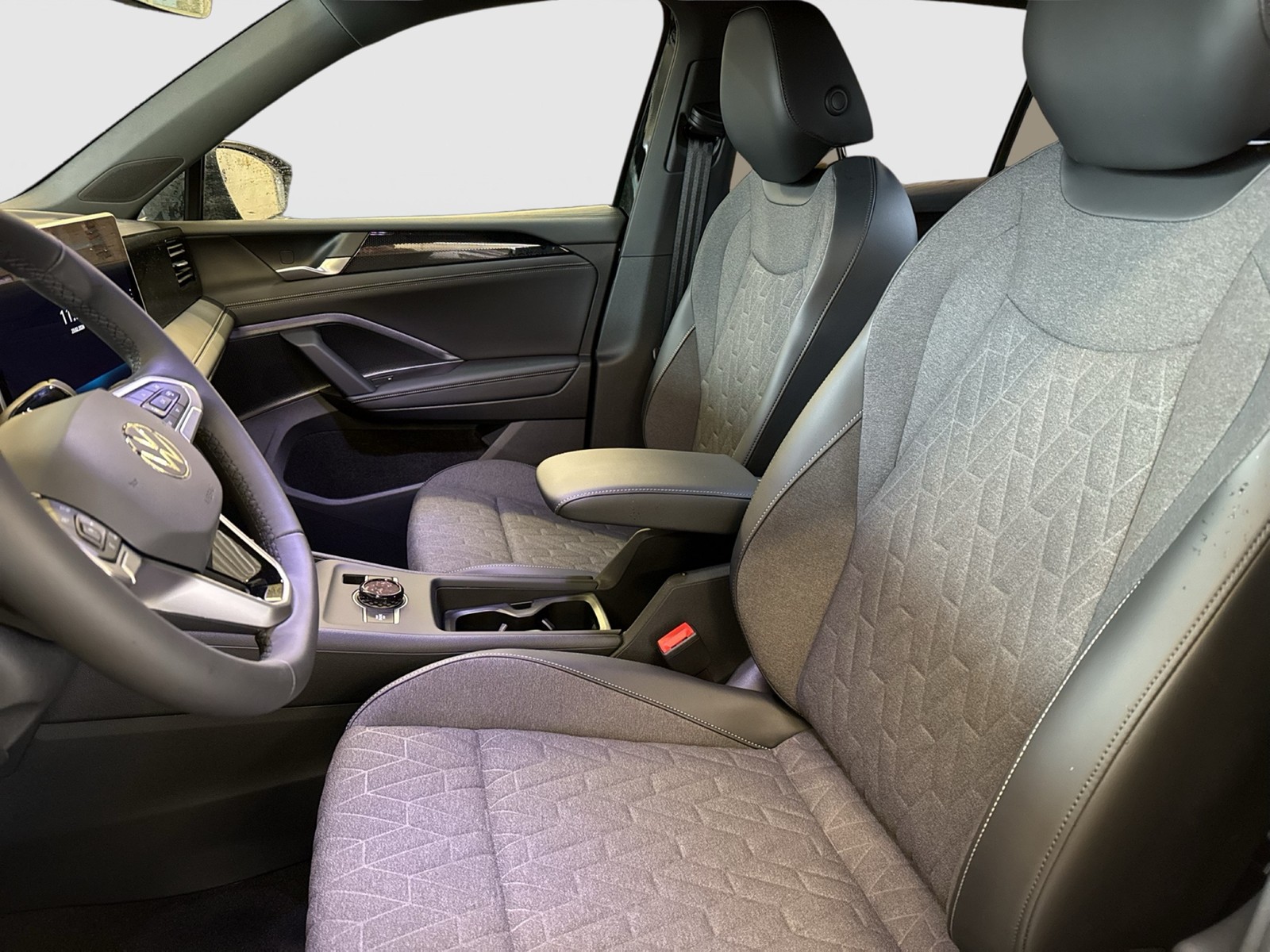 Volkswagen Tiguan 1.5 HYBRID LIFE CAM ACC LM18 CARPLAY