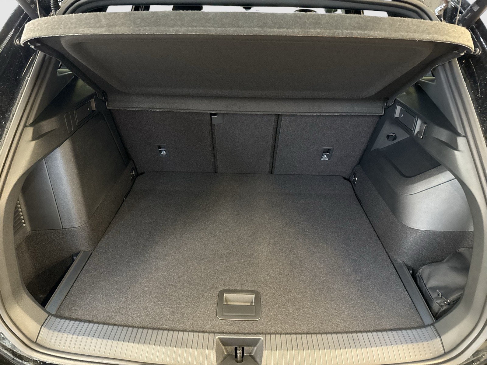 Volkswagen Tiguan 1.5 HYBRID LIFE CAM ACC LM18 CARPLAY