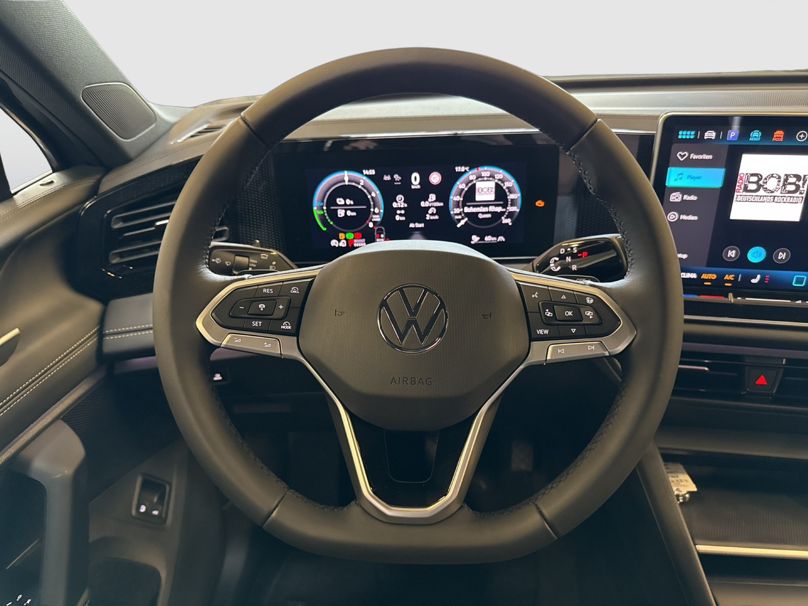 Volkswagen Tiguan 1.5 HYBRID LIFE CAM ACC LM18 CARPLAY