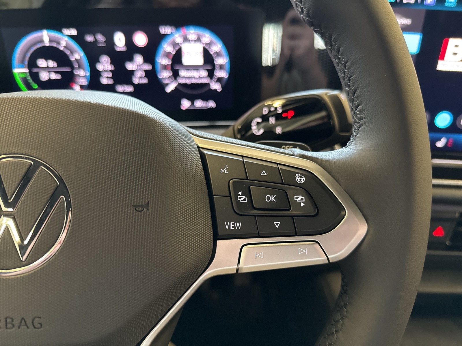 Volkswagen Tiguan 1.5 HYBRID LIFE CAM ACC LM18 CARPLAY