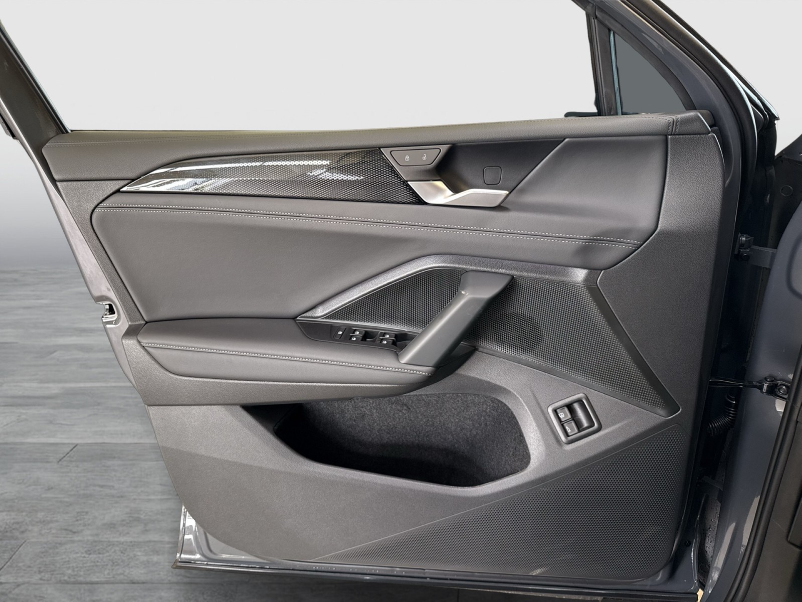 Volkswagen Tiguan 1.5 HYBRID LIFE CAM ACC LM18 CARPLAY