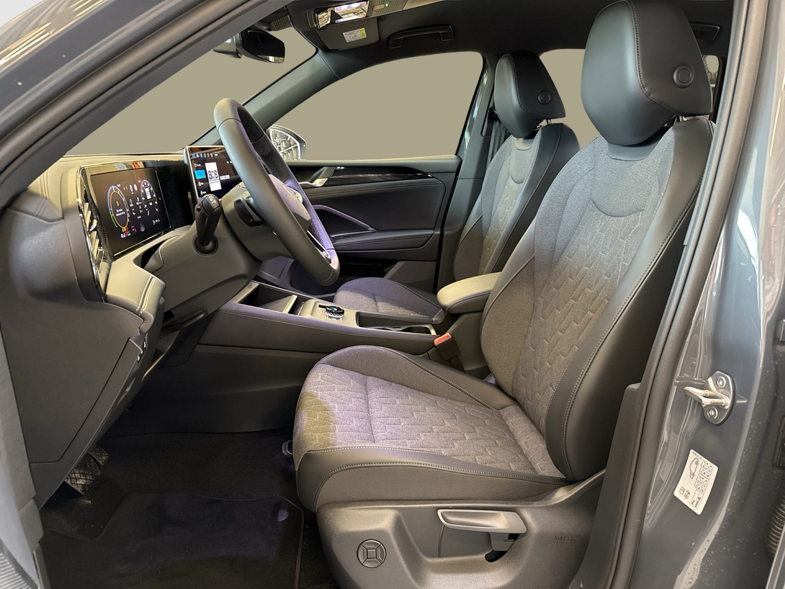 Volkswagen Tiguan 1.5 HYBRID LIFE CAM ACC LM18 CARPLAY