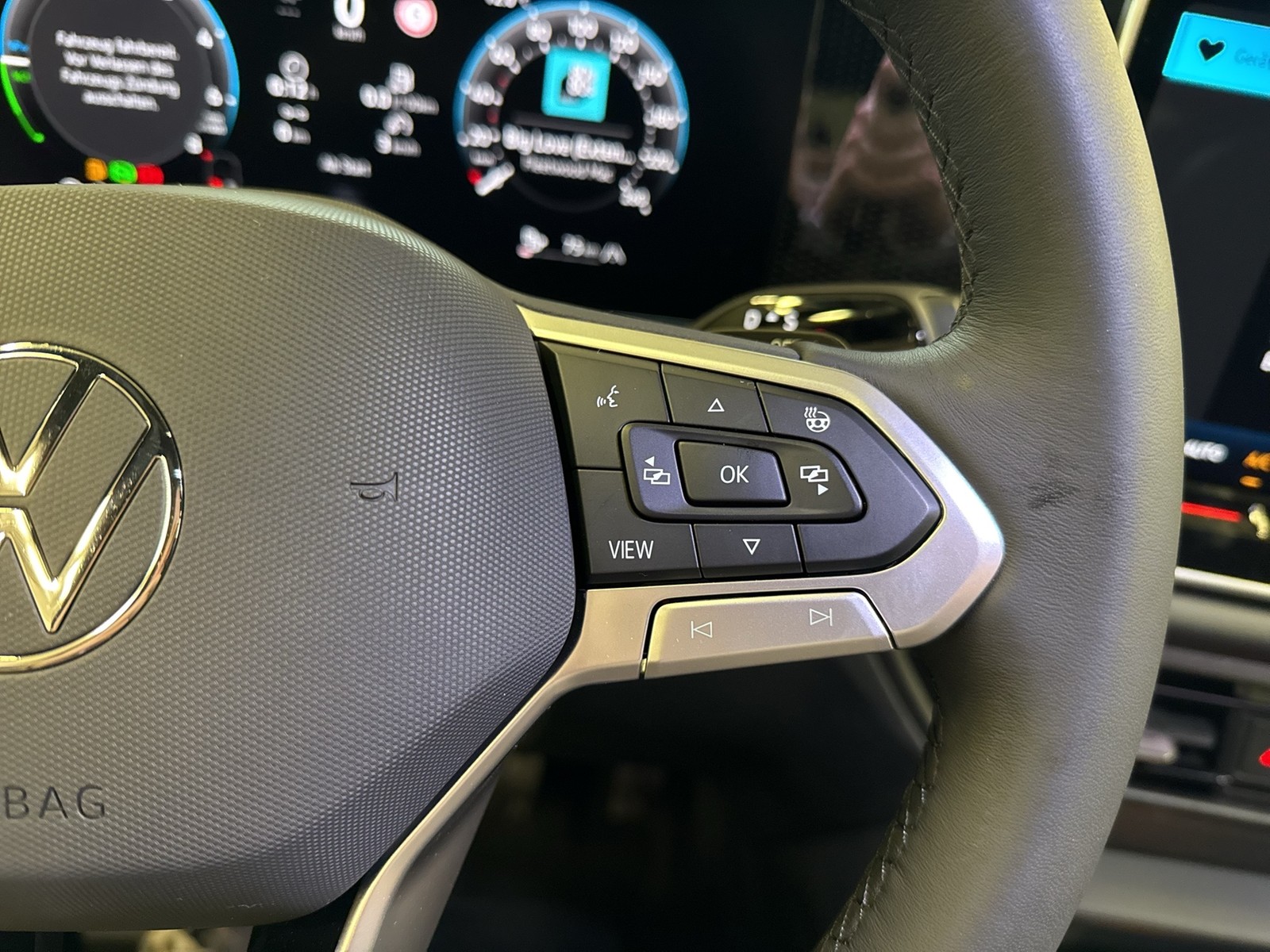 Volkswagen Tiguan 1.5 HYBRID LIFE CAM ACC LM18 CARPLAY