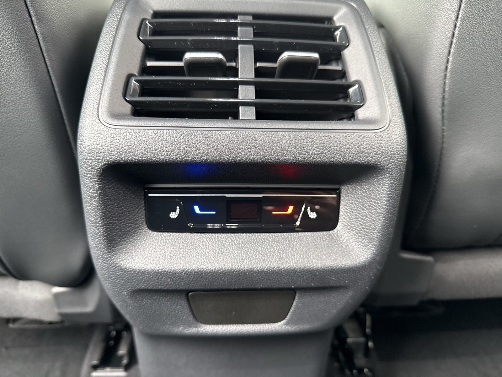 Volkswagen Tiguan 1.5 HYBRID LIFE CAM ACC LM18 CARPLAY