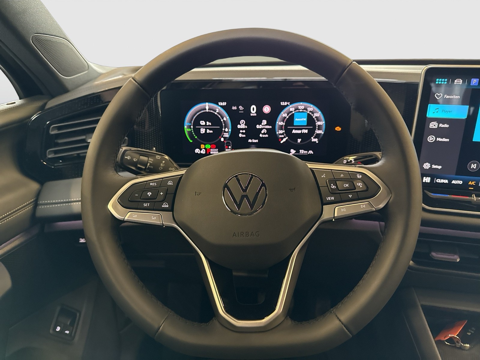 Volkswagen Tiguan 1.5 HYBRID LIFE CAM ACC LM18 CARPLAY