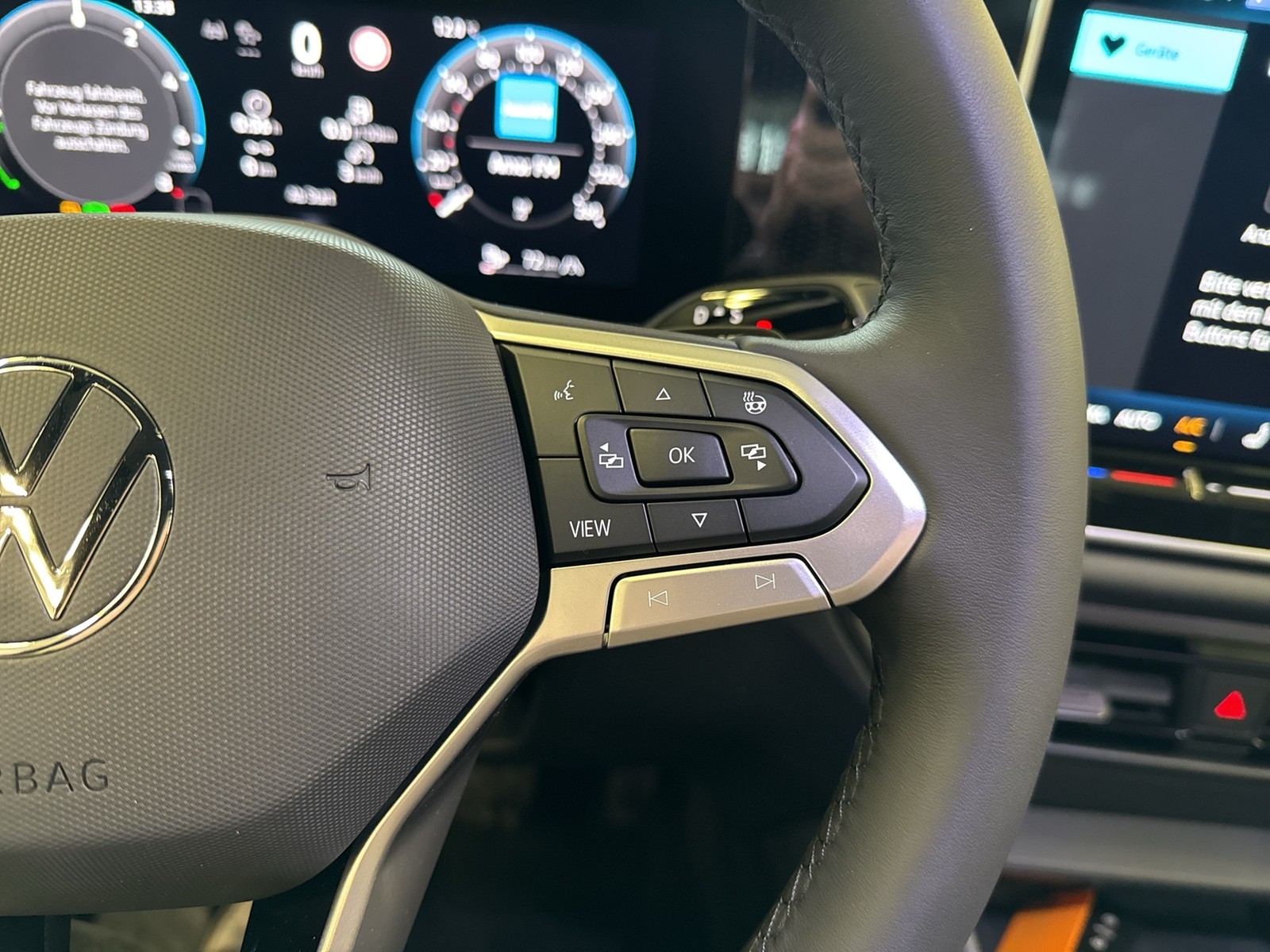 Volkswagen Tiguan 1.5 HYBRID LIFE CAM ACC LM18 CARPLAY